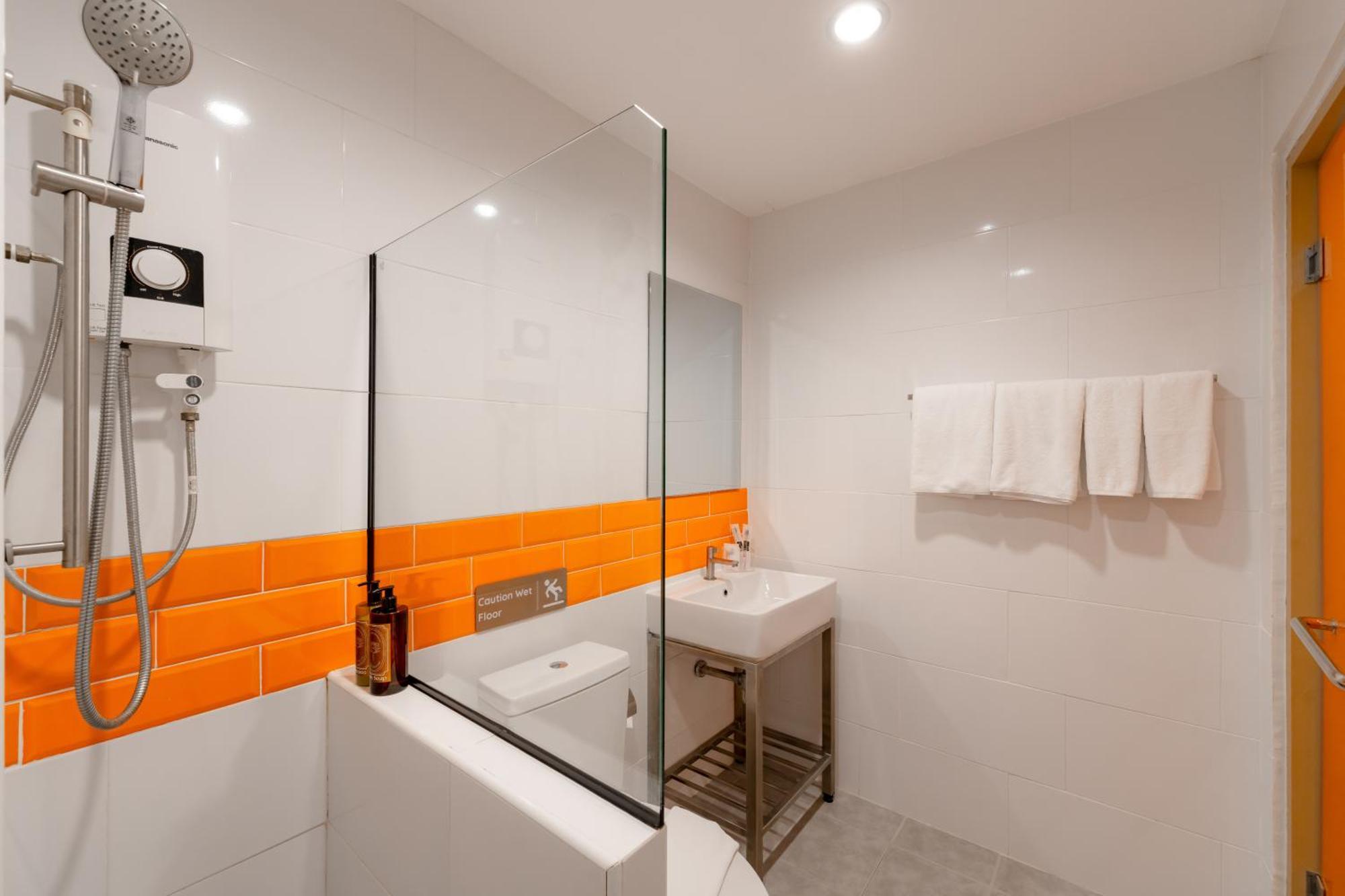 Moji Don Mueang Airport Hotel - Бангкок Экстерьер фото